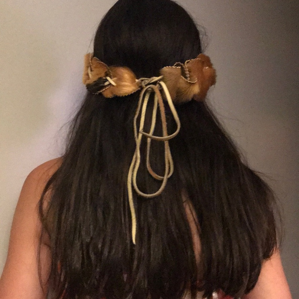 Hippie hand made leather and fur faux headpiece
Or belt